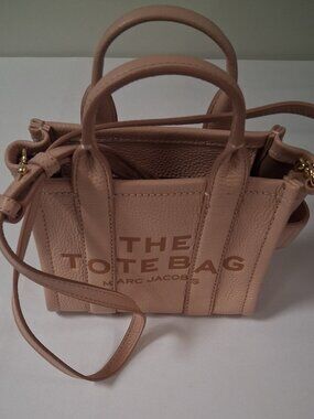 Marc Jacobs Leather Tote Bag – The Crossbody Tote in beautiful Rose color